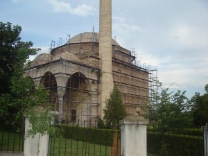 Mustafa Pasa dzamija fasadno skele